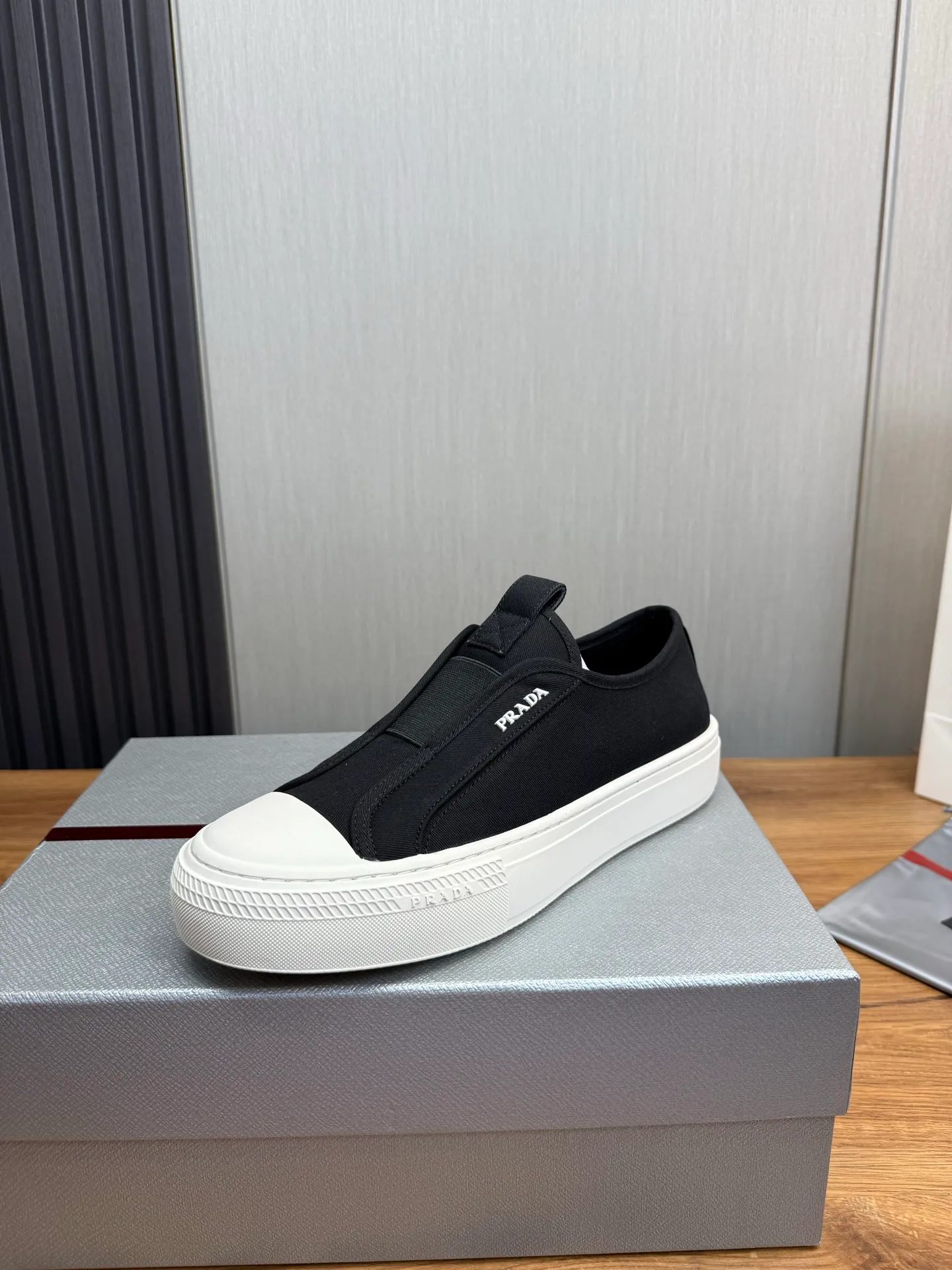 Men's shoes 560💰 [PRADA] Popular canvas shoes in the men's shoe counter, synchronized with the official website, 1 high-quality shipment ✔️Original canvas + cowhide lining, 1🆚1 replica, original sole, 38-45 (45 customized, non-refundable)